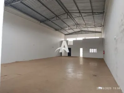 Galpão/Depósito/Armazém para alugar, 231m² no Morada Nova, Uberlândia