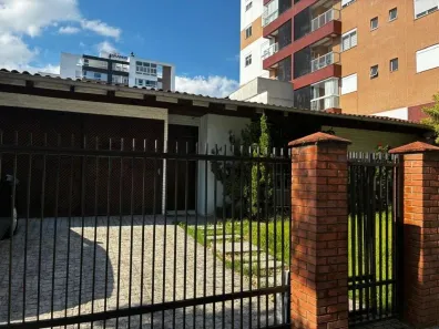 Casa com 2 Quartos à venda, 243m² no Santo Antônio, Joinville