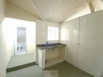 Casa com 1 Quarto para alugar, 35m² no Vila Oceania, Mogi Mirim