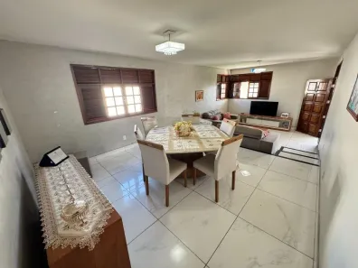 Casa com 3 Quartos à venda, 225m² no Lagoa Nova, Natal