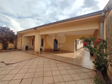 Casa com 3 Quartos à venda, 232m² no Vila Jardim Celina, Bauru