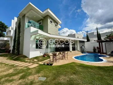 Casa com 5 Quartos à venda, 454m² no Jardim Inconfidência, Uberlândia