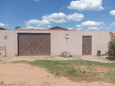 Casa com 3 Quartos à venda, 125m² no Jardim Ipê, Aparecida de Goiânia