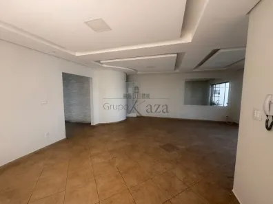 Sobrado com 3 Quartos para alugar, 250m² no Jardim Leonídia, Jacareí