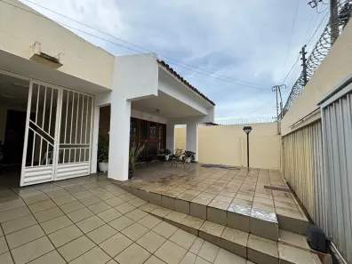 Casa com 4 Quartos à venda, 238m² no Centro, Teresina
