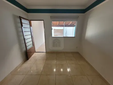 Casa com 3 Quartos para alugar, 165m² no Laranjeiras, Uberlândia