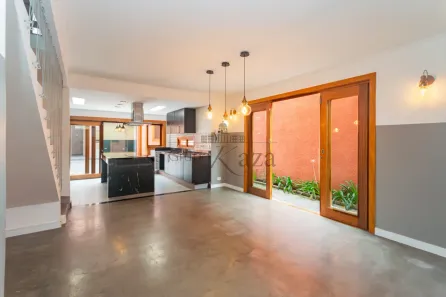 Casa com 3 Quartos à venda, 221m² no Planalto Paulista, São Paulo