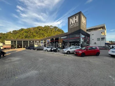 Sala Comercial para alugar, 136m² no Jardim Maluche, Brusque