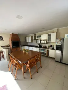 Casa de Condomínio com 4 Quartos para alugar, 240m² no Parque 10 de Novembro, Manaus