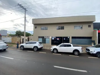Sala Comercial para alugar, 958m² no São Benedito, Uberaba