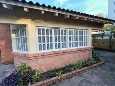 Imóvel Comercial para alugar, 230m² no Camaquã, Porto Alegre