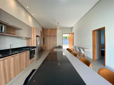 Casa de Condomínio com 3 Quartos para alugar, 180m² no São José Operário, Santarém