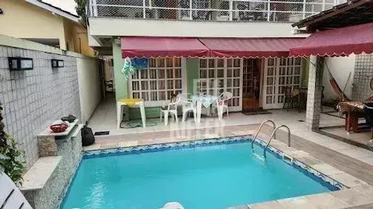 Casa de Condomínio com 4 Quartos à venda, 175m² no Ingá, Niterói