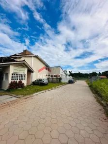 Casa de Condomínio com 2 Quartos à venda, 60m² no Balneário Copacabana, Caraguatatuba