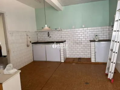 Casa com 3 Quartos à venda, 120m² no Umuarama, Uberlândia
