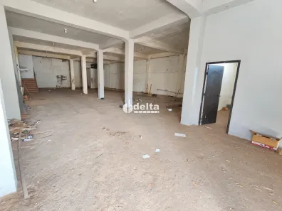 Ponto Comercial para alugar, 200m² no Custódio Pereira, Uberlândia
