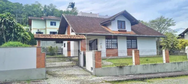 Casa com 4 Quartos para alugar, 139m² no Escola Agrícola, Blumenau
