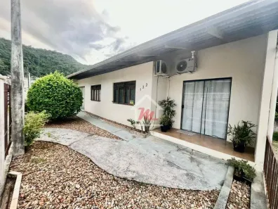 Casa com 4 Quartos à venda, 180m² no Velha Central, Blumenau