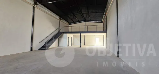 Galpão/Depósito/Armazém para alugar, 360m² no Aclimação, Uberlândia
