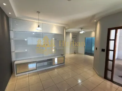 Casa com 3 Quartos para alugar, 200m² no Cidade Jardim, Uberlândia