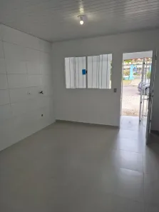 Casa com 2 Quartos para alugar, 40m² no Boqueirão, Curitiba