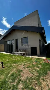 Casa de Condomínio com 3 Quartos à venda, 210m² no Gávea, Uberlândia