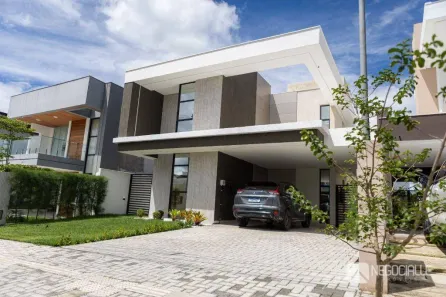 Casa de Condomínio com 4 Quartos à venda, 243m² no Itararé, Campina Grande