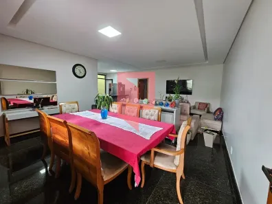 Casa com 3 Quartos à venda, 260m² no Caiçara-Adelaide, Belo Horizonte