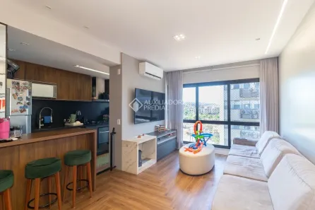 Apartamento com 3 Quartos para alugar, 99m² no Cristal, Porto Alegre