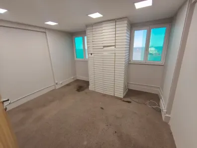 Sala Comercial para alugar, 34m² no Praia Campista, Macaé