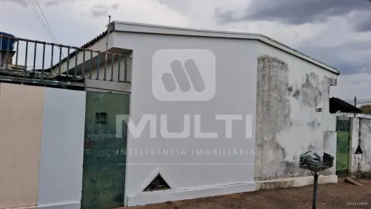 Casa com 1 Quarto para alugar, 70m² no Marta Helena, Uberlândia
