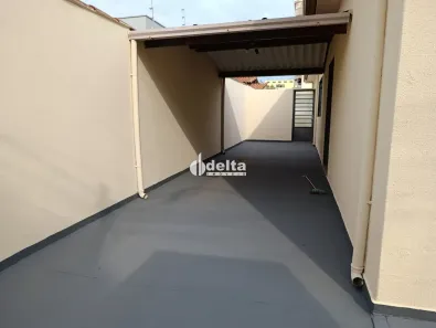 Casa com 3 Quartos à venda, 360m² no Santa Mônica, Uberlândia