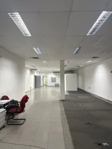 Ponto Comercial para alugar, 385m² no Rocha Miranda, Rio de Janeiro
