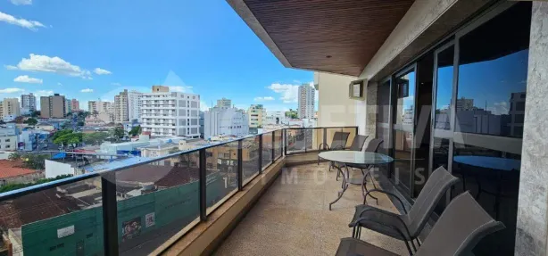 Apartamento com 3 Quartos para alugar, 314m² no Centro, Uberlândia