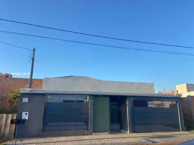 Casa com 4 Quartos à venda, 200m² no Jardim Paraná, Arapongas
