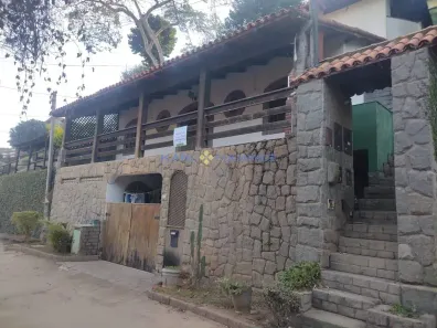 Casa com 4 Quartos para alugar, 500m² no Nogueira, Petrópolis