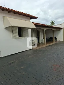 Ponto Comercial à venda, 271m² no Osvaldo Rezende, Uberlândia