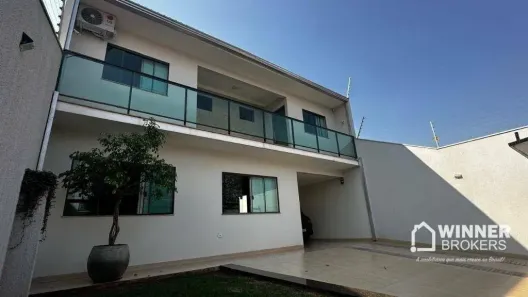 Sobrado com 3 Quartos à venda, 273m² no Jardim Andrade, Maringá