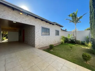 Casa com 3 Quartos à venda, 200m² no Setor Garavelo, Goiânia