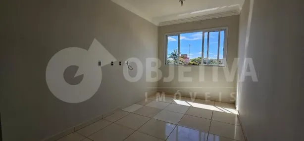 Apartamento com 2 Quartos para alugar, 70m² no Segismundo Pereira, Uberlândia