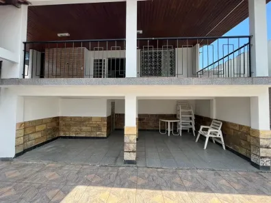 Casa com 3 Quartos para alugar, 380m² no Compensa, Manaus