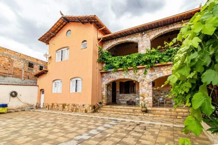 Casa com 5 Quartos à venda, 250m² no Alvorada, Contagem