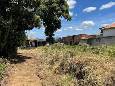 Lote/Terreno à venda, 900m² no Jardim São Gabriel, Jacareí