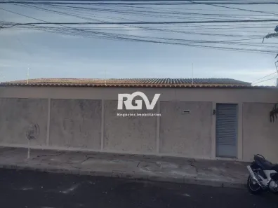 Casa com 3 Quartos para alugar, 170m² no Tibery, Uberlândia