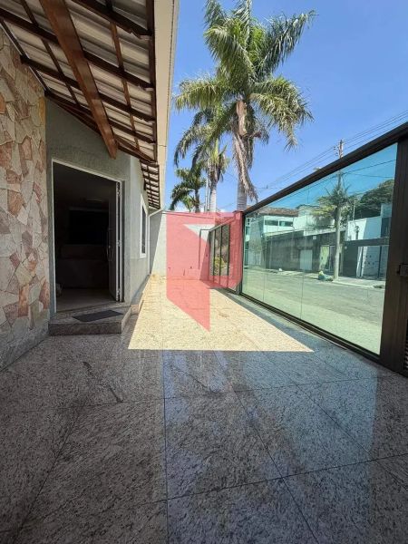 Casa com 3 quartos — Santa Amélia, Belo Horizonte