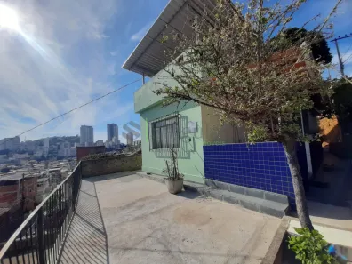 Casa com 2 Quartos à venda, 300m² no Santa Luzia, Juiz de Fora