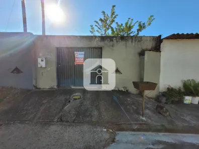 Casa com 2 Quartos para alugar, 70m² no Shopping Park, Uberlândia
