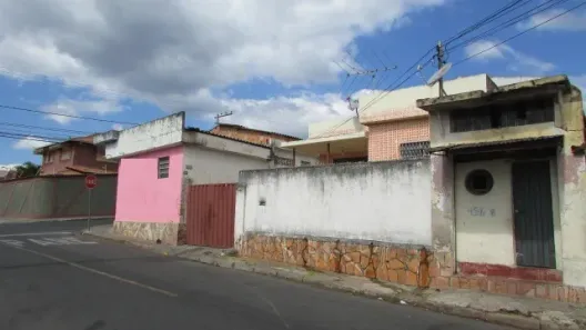 Casa com 6 Quartos à venda, 320m² no Araguaia, Belo Horizonte