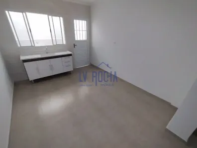 Casa com 2 Quartos para alugar, 70m² no Jardim Cliper, São Paulo