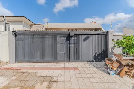 Casa com 3 Quartos à venda, 241m² no Petrópolis, Londrina